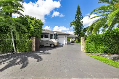 11000 SW 32nd St, Miami, FL 33165 - Photo 11