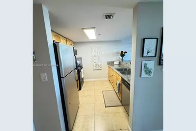 7601 E Treasure Dr #512, North Bay Village, FL 33141 - Photo 3