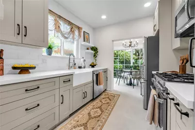 467 NE 55th Ter, Miami, FL 33137 - Photo 11
