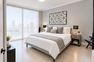 31 SE 5th St, Miami, FL 33131 - Photo 5