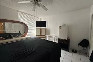 1103 W 39th Terrace, Hialeah, FL 33012 - Photo 9