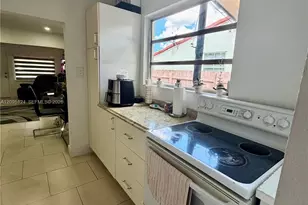 521 NW 44th Ave, Miami, FL 33126 - Photo 9