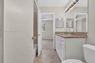 3677 San Simeon Cir, Weston, FL 33331 - Photo 29