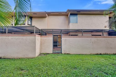 1043 SW 113th Ter, Pembroke Pines, FL 33025 - Photo 39