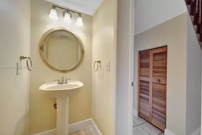 1043 SW 113th Ter, Pembroke Pines, FL 33025 - Photo 23
