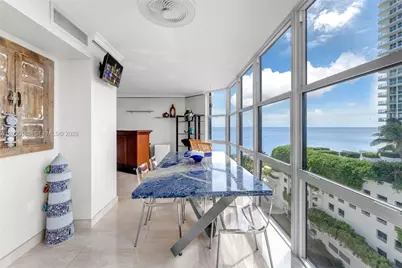 6423 Collins Ave #901, Miami Beach, FL 33141 - Photo 9