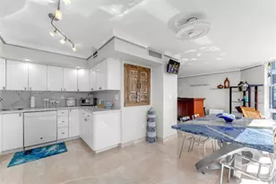 6423 Collins Ave, Miami Beach, FL 33141 - Photo 11