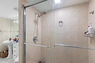 1655 NE 115th St, Miami, FL 33181 - Photo 11
