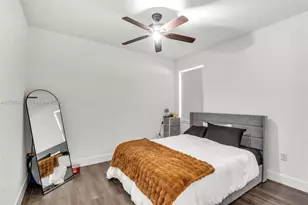 8818 W 33rd Ave, Hialeah, FL 33018 - Photo 13
