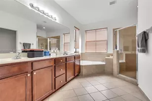 8818 W 33rd Ave, Hialeah, FL 33018 - Photo 21