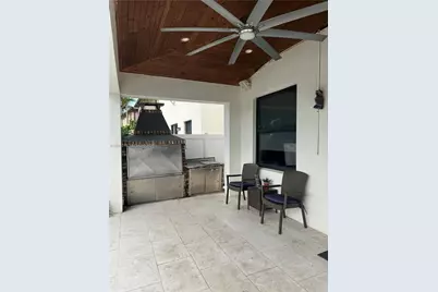 8818 W 33 Rd Ave, Hialeah, FL 33018 - Photo 9
