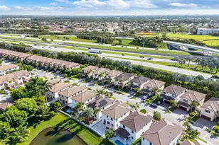 8818 W 33rd Ave, Hialeah, FL 33018 - Photo 37
