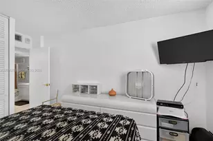 1913 S Ocean Dr, Hallandale Beach, FL 33009 - Photo 15