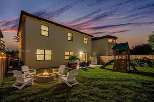 122 NE 27th Ave, Homestead, FL 33033 - Photo 1
