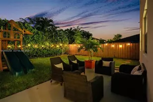 122 NE 27th Ave, Homestead, FL 33033 - Photo 3