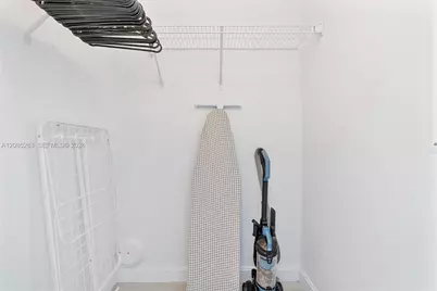 45 SW 9th St #1005, Miami, FL 33130 - Photo 15