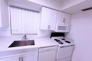 7410 SW 82nd St, Miami, FL 33143 - Photo 9