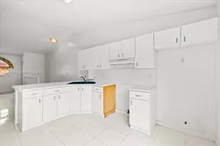 3554 W 80th St, Hialeah, FL 33018 - Photo 9