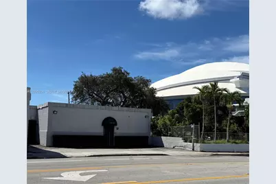 1330 NW 7th St, Miami, FL 33125 - Photo 1