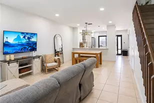 1046 NW 107th Ave, Pembroke Pines, FL 33026 - Photo 3