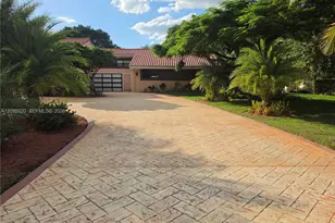 10204 SW 96th Ct, Miami, FL 33176 - Photo 7