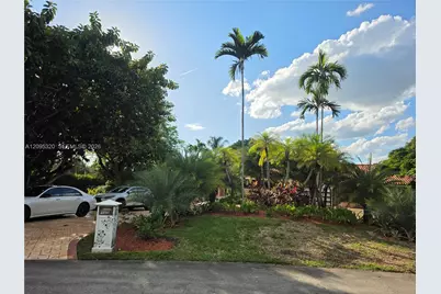 10204 SW 96th Ct, Miami, FL 33176 - Photo 5