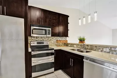 9946 Nob Hill Pl #9946, Sunrise, FL 33351 - Photo 7