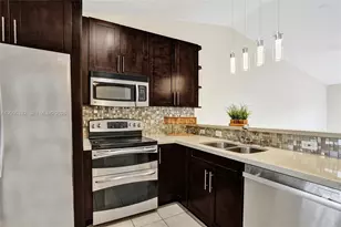 9946 Nob Hill Pl, Sunrise, FL 33351 - Photo 7