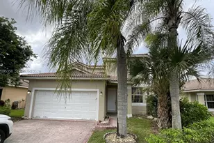 11867 SW 7th St, Pembroke Pines, FL 33025 - Photo 1