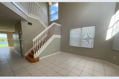 11867 SW 7th St, Pembroke Pines, FL 33025 - Photo 5