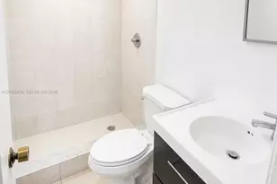 2710 W 60th Pl, Hialeah, FL 33016 - Photo 7