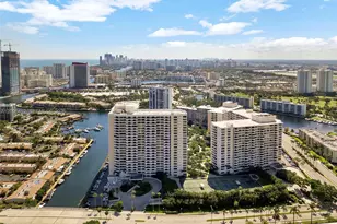 600 Three Islands Blvd, Hallandale Beach, FL 33009 - Photo 27