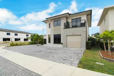 320 NW 13th Ct #320, Florida City, FL 33034 - Photo 3