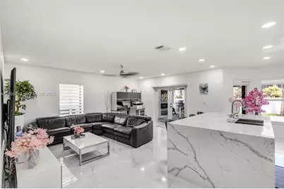 8441 NW 163rd Ter, Miami Lakes, FL 33016 - Photo 15