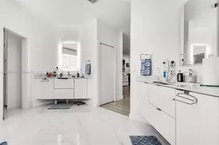8441 NW 163rd Terrace, Miami Lakes, FL 33016 - Photo 31