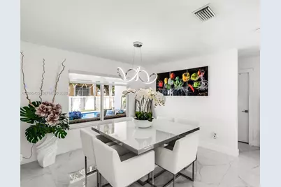 8441 NW 163rd Ter, Miami Lakes, FL 33016 - Photo 11