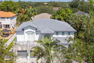 8441 NW 163rd Terrace, Miami Lakes, FL 33016 - Photo 7