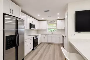 3860 SW 107th Ave, Miami, FL 33165 - Photo 11