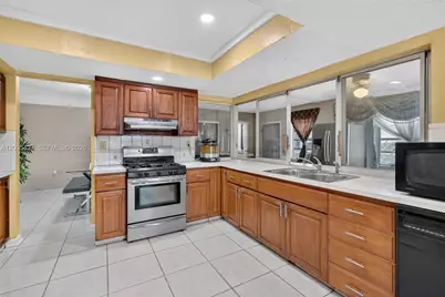8508 Long Acre Dr, Miramar, FL 33025 - Photo 29