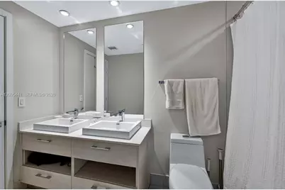 45 SW 9th St #3807, Miami, FL 33130 - Photo 11
