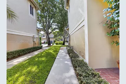 2475 W Cordoba Bnd, Weston, FL 33327 - Photo 65