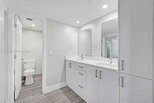 1522 Whitehall Dr, Davie, FL 33324 - Photo 27
