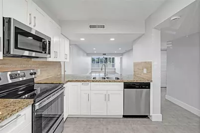 1522 Whitehall Dr #106, Davie, FL 33324 - Photo 9