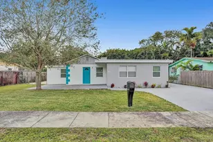 760 NE 152nd St, Miami, FL 33162 - Photo 1