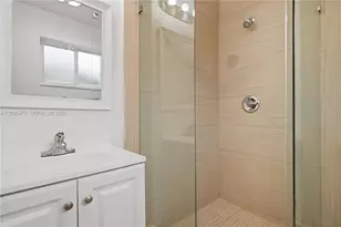 6531 W 8th Ave, Hialeah, FL 33012 - Photo 9