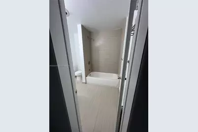 6531 W 8th Ave, Hialeah, FL 33012 - Photo 7