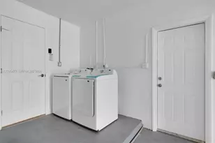3920 Hayes St, Hollywood, FL 33021 - Photo 23
