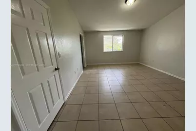 1675 SE 9th Ter, Homestead, FL 33034 - Photo 7