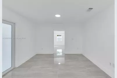 9999 NW 25th Ter, Doral, FL 33172 - Photo 9