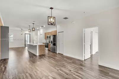 7815 NW 104th Ave #21, Doral, FL 33178 - Photo 5